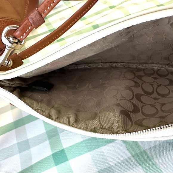 Coach Bone White/Tan Trim Leather Wristlet Clutch Vintage Small 1922 - Picture 4 of 4